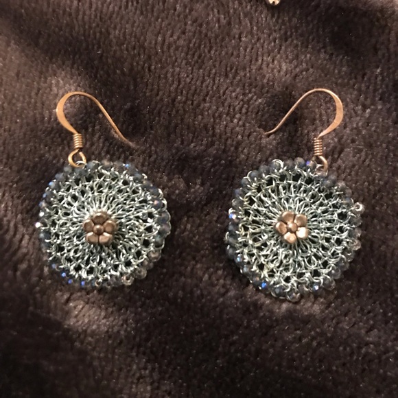 4/$15 Pretty bead necklace and earring set - Picture 2 of 4